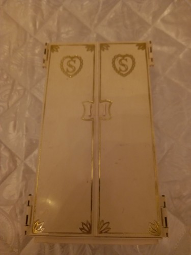 Vintage sindy doll wardrobe - doll,