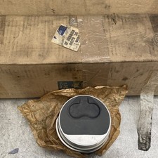 Peugeot 405 Diesel. STD Pistons