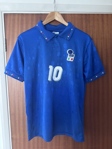Italy baggio football - r.,