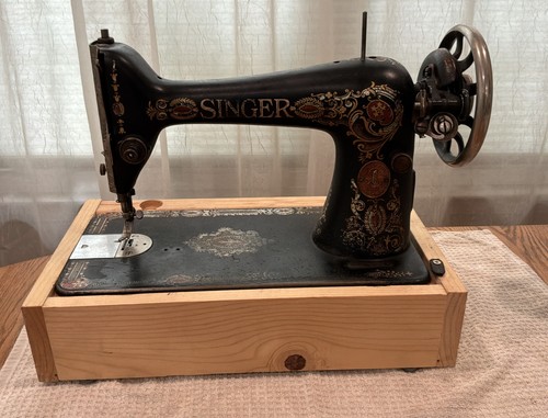 Antique singer red - red, sewing