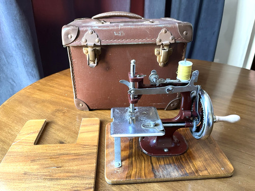Essex vintage miniature sewing - vintage,