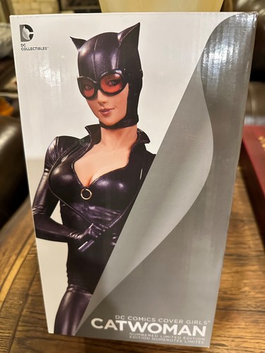 New nrfb comics cover girls - comics,