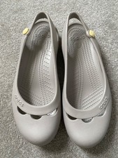 BNWT Light Grey Crocs Jayna
