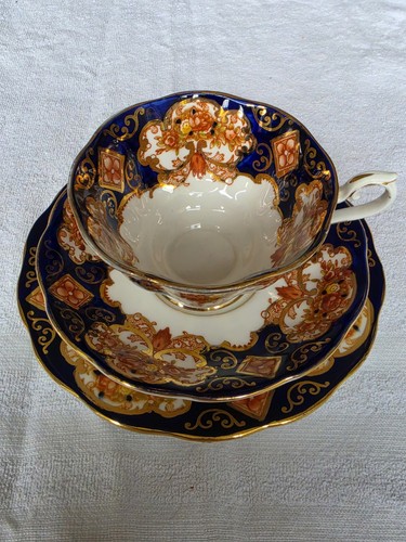 Vintage royal albert heirloom - royal,