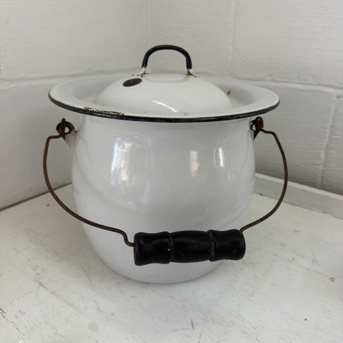 Chamber pot with - chamber,