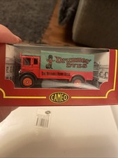10 X The Village Cameo