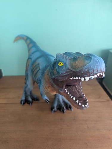 Large tyrannosaurus rex - large,