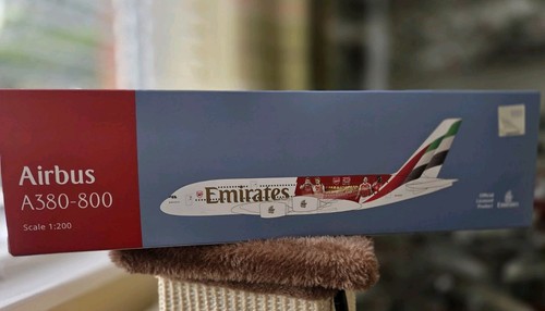 Emirates skymarks 200 airbus - emirates,