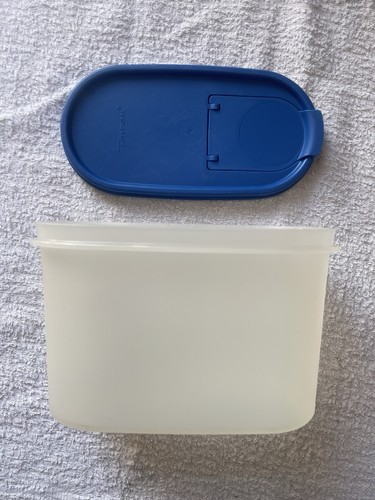 Tupperware blue lid 1612 - blue,