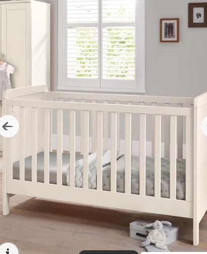Mamas and papas - cot, bed