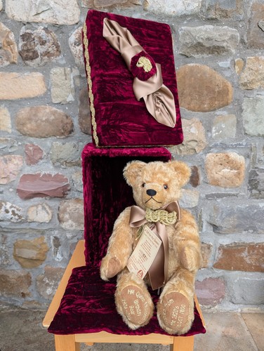 Hermann queen birthday bear - queen's,