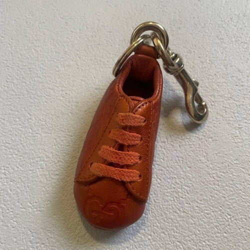 Gucci sneaker key ring - gucci,