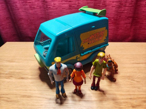 Scooby doo mystery machine - doo,