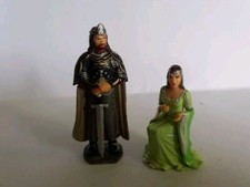 Lovely Lord of the Rings kinder toys X 2 from 2003 Aragorn as King + Arwen 