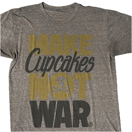 Johnny cupcakes make - make,