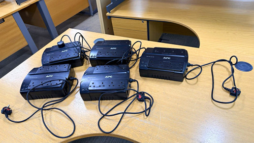 Apc back ups es 700 - -,