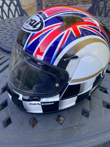 Arai quantum helmet