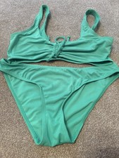 Primark Woman’s Green Bikini