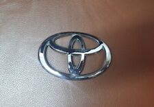 2008 TOYOTA AVENSIS VERSO IPSUM REAR BOOT-LID TAILGATE CHROME LOGO BADGE EMBLEM