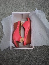 New Ex Display Womens Coral