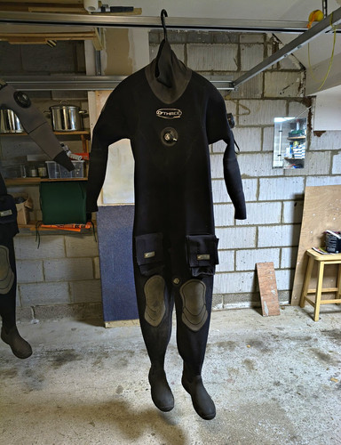 Three black neoprene scuba - o'three,