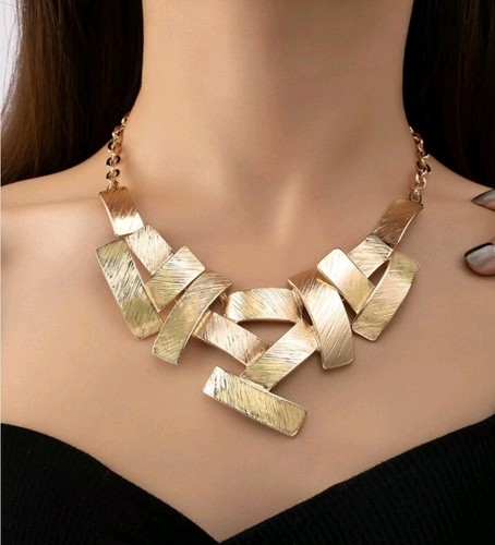 Gold tone geometric bark criss - tone,