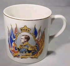 VINTAGE COMERATIVE ROYAL MUG