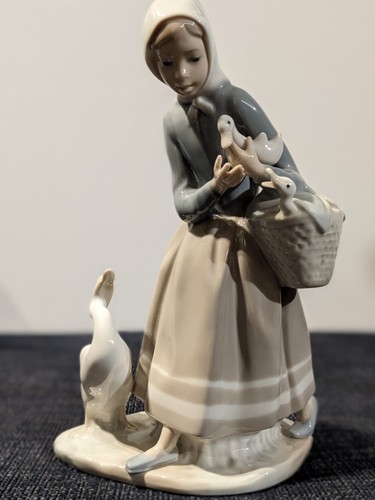 Lladro shepherdess with - lladro, "shepherdess
