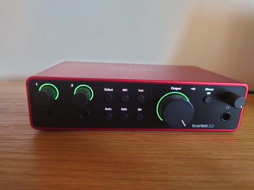 Focusrite scarlett 2i2 4th - scarlett,