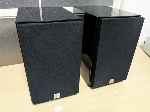 Dali menuet bookshelf speakers - dali,
