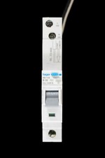 HAGER 32 AMP CURVE B 6kA 30mA