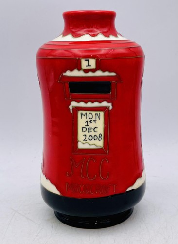 Rare moorcroft collectors - rare, club