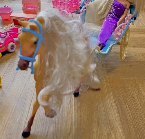 Barbie princess bride horse - bride,