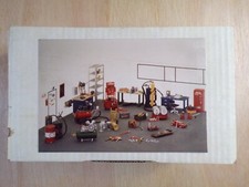 High Tech Modell 1:43 Garage Equipment white metal kit/set 04370