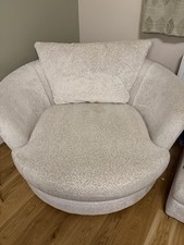 Swivel Cuddle Chair Large