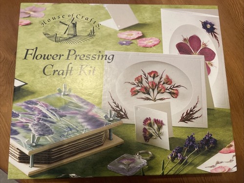 House crafts flower - of,
