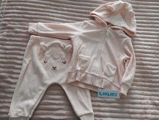 Baby Girls long sleeved Towelling outfit In Size 6 Months BNWTS 