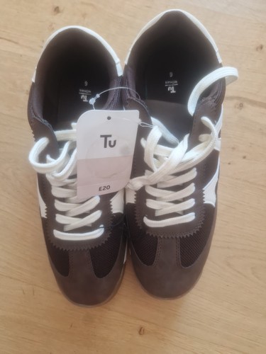 Ladies trainers size 6 - ladies,