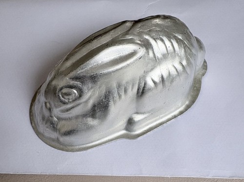 Vintage small aluminium easter - small,
