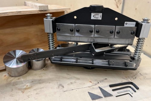Press brake attachment for - attachment,