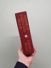 Sarah J Maas Crescent City