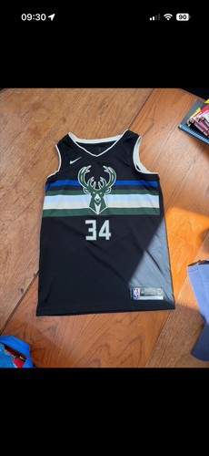 Milwaukee bucks giannis - bucks,