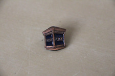 POLICE LAPEL PIN BADGE.