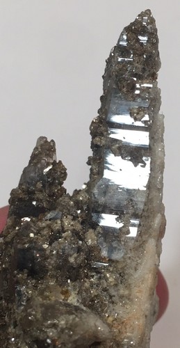 Old quartz covered - covered, mica