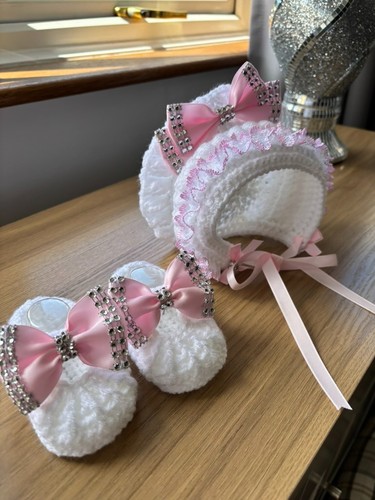 Baby bonnett and shoes - baby,