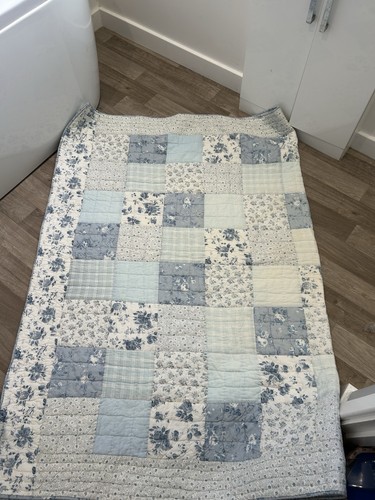 Vtg laura ashley quilt - laura,