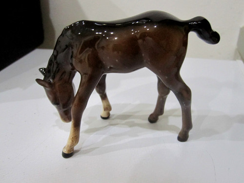 Beswick head down - down, brown