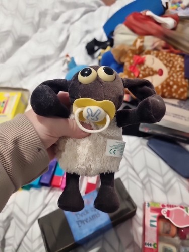 Shaun the sheep - shaun, whistling