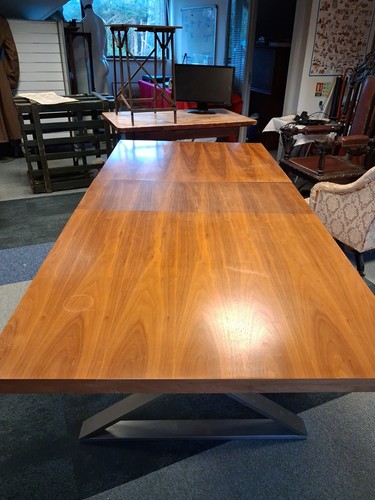 Dwell extendable dining table