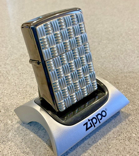 Genuine brand new zippo - new,
